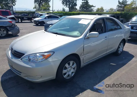 2004 Toyota Camry Le z USA, uszkodzony, nr VIN 4T1BE32K64U849232